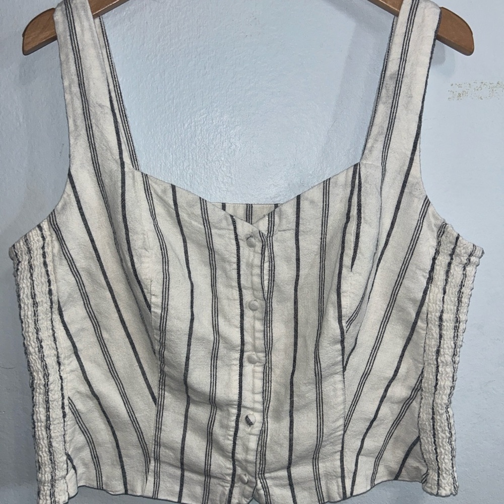 Old Navy Cream and Black Fitted Crop Tank Top